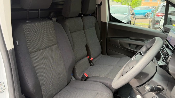Vauxhall Combo Cargo Combo Diesel 1.5 Turbo D 100ps Prime Plus H1 Van - Image 6